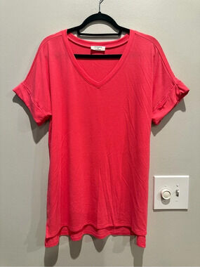 Zenana V-Neck Short Sleeve Tee in Pink Size Small